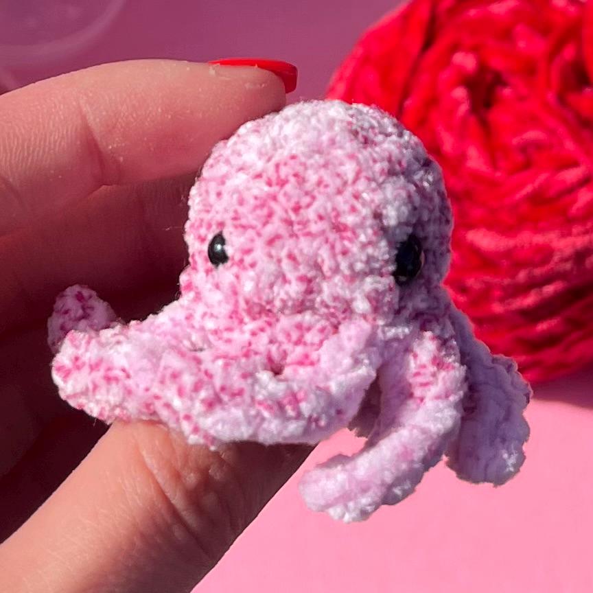 Crochet Kit Baby Octopus (Pattern Included) (random color)